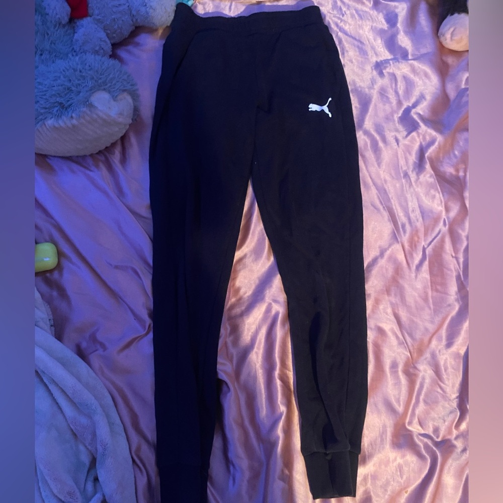 black puma sweat pants
